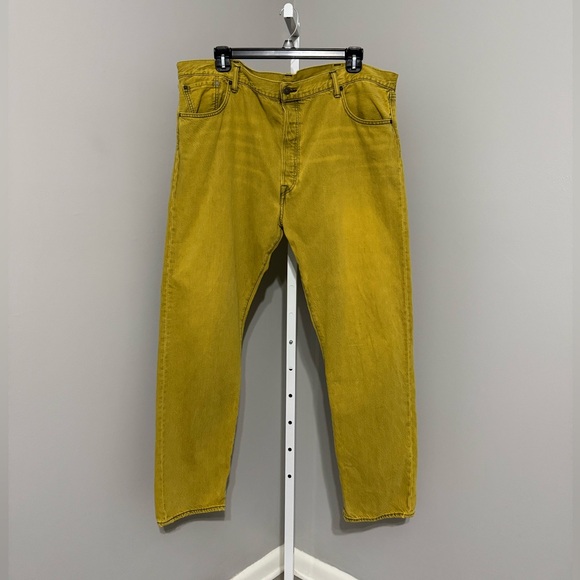 Levi’s 501 CT Men's Jeans Size 44X32‎ Yellow Button- Fly Denim - Picture 1 of 8